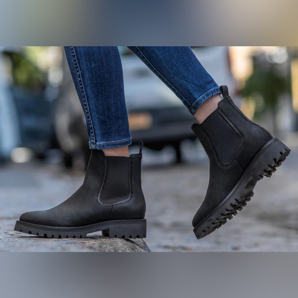 Thursday Boot Co Black Matte Leather Chelsea Boots size 9.5 - Picture 2 of 10